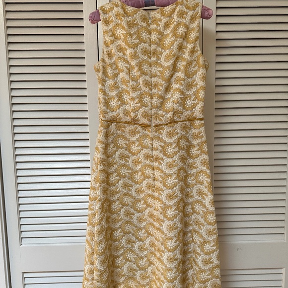 Vintage 1960s Fit & Flare Sleeveless Lace Dress Gold White Fully Lined - Picture 2 of 16